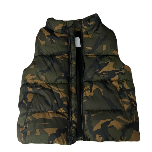 Boys (kids) Old Navy Camouflage Bubble Vest - Size XS (5) - Picture 1 of 4